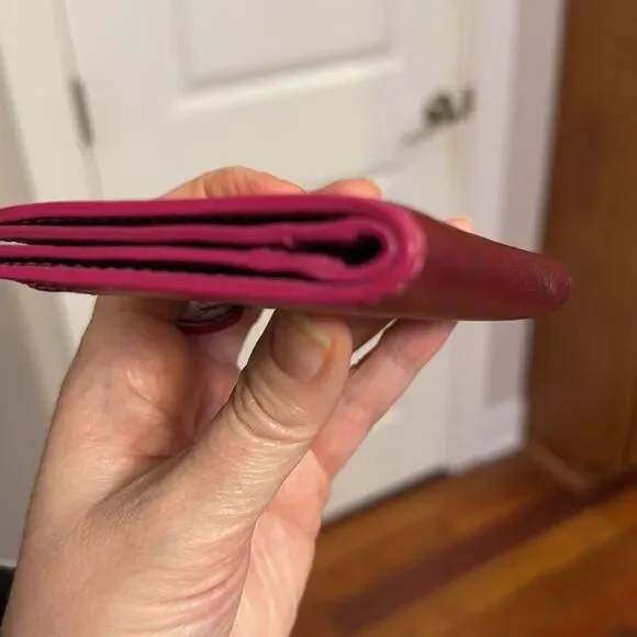 COACH POPPY HEART WALLET LEATHER HOT PINK W/ TROMPE CHAIN DETAILS
ADORABLE EUC! - Picture 7 of 15